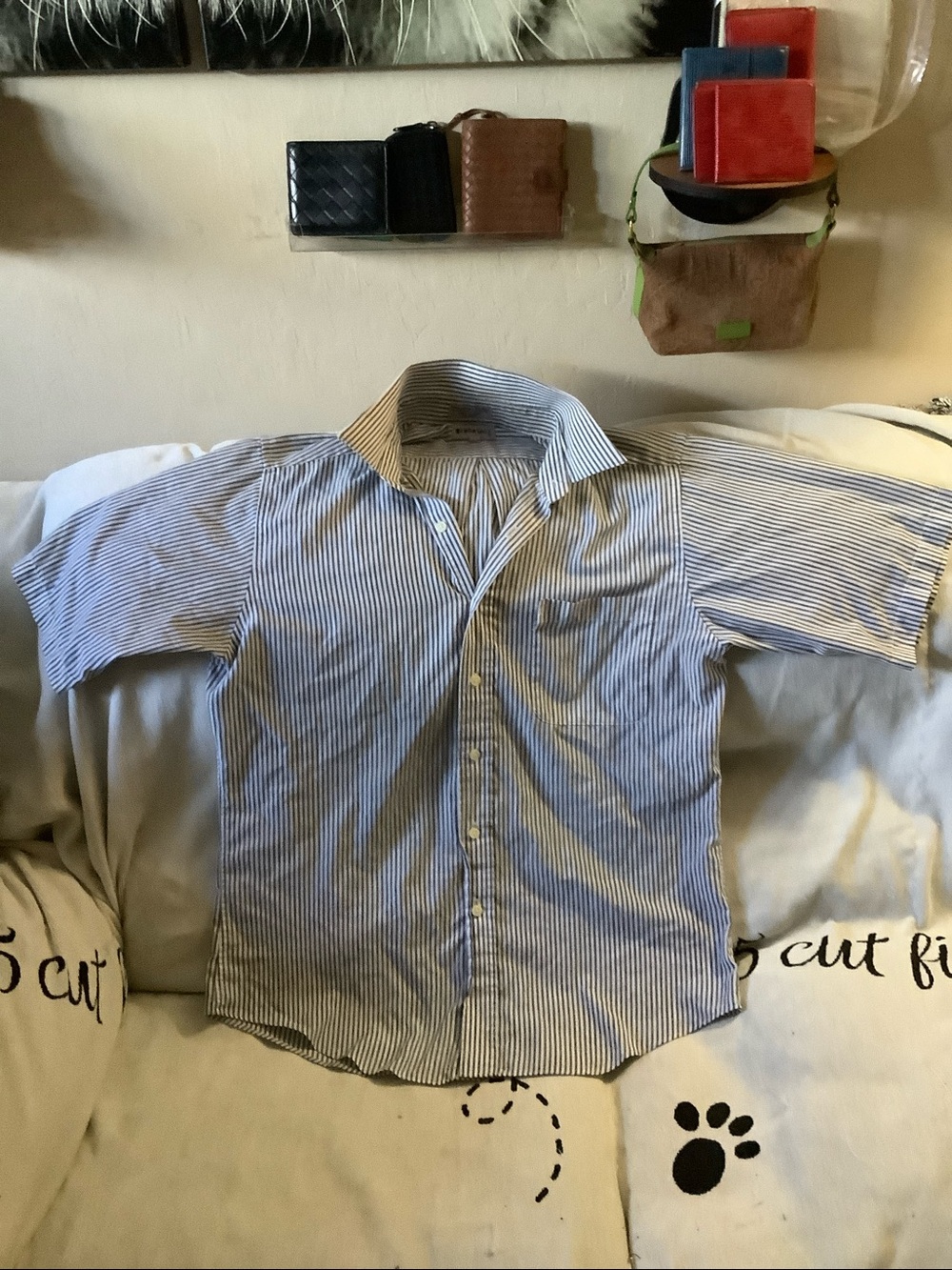 Windridge medium Blue and White 16” Striped Short-Sleeve Button-Up Shirt damaged